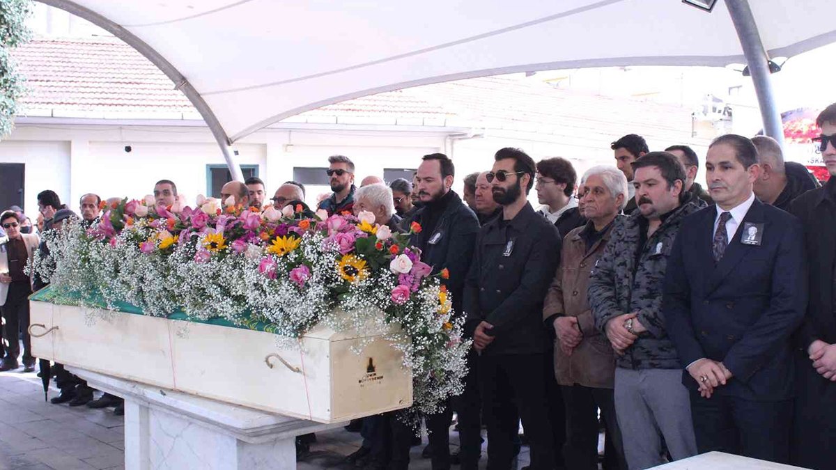 Ünlü şarkıcı Sıla'nın babası son yolculuğuna uğurlandı