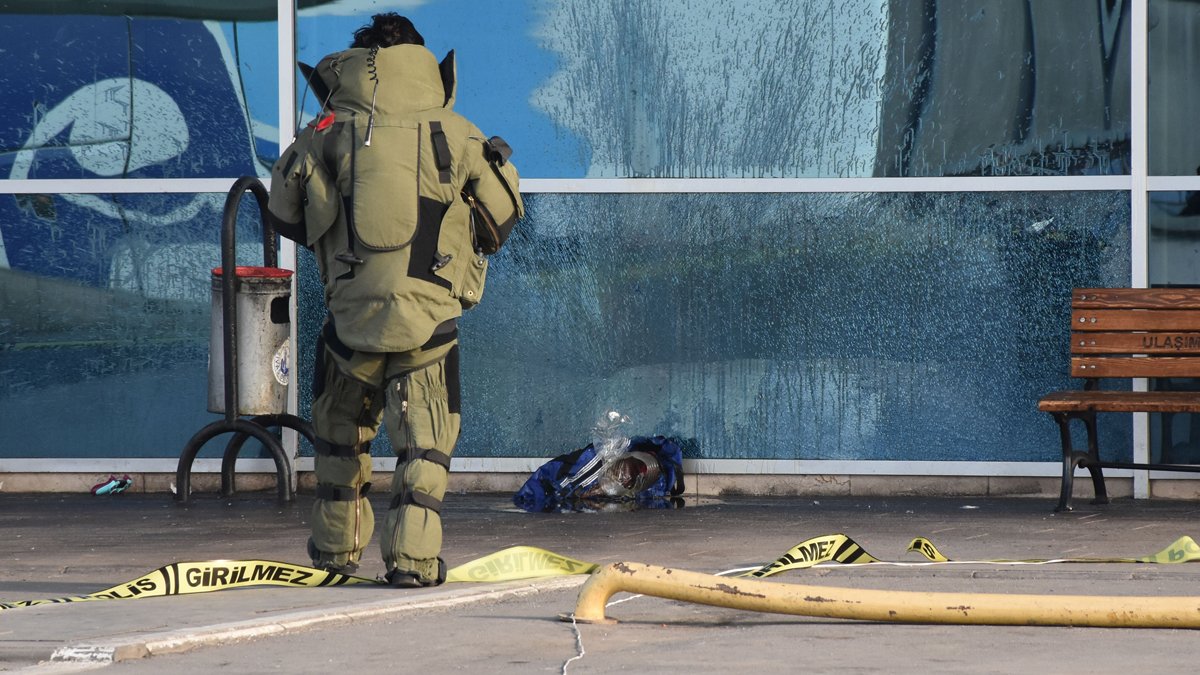 Otogarda şüpheli çanta alarmı: Fünyeyle patlatıldı