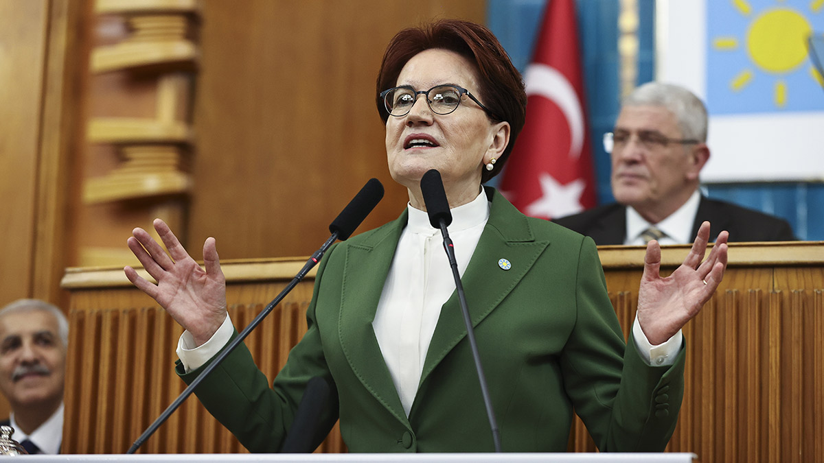 Akşener'in konuşmasında yayını kesen TRT'ye İYİ Partililerden tepki: İktidar her kurumu kendine benzetmeye çalışıyor