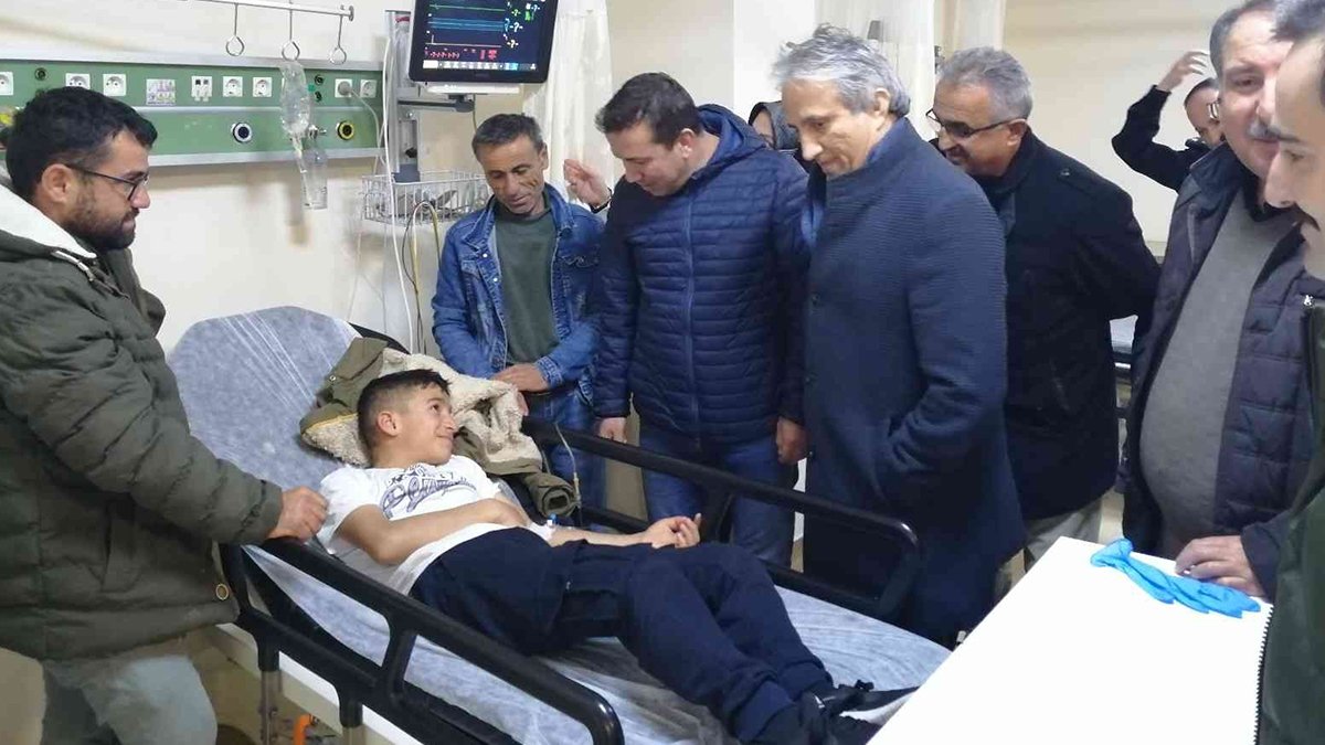 Tokat'ta 50 öğrenci akşam yemeği sonrasında 'zehirlenme' şüphesiyle hastaneye kaldırıldı