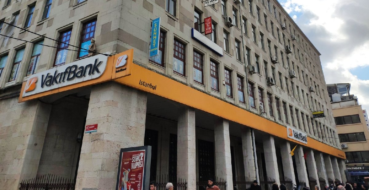 Yarış kızıştı! Vakıfbank promosyonda ödemeleri arttırdı! 3 yıl söz veren 5000 TL'yi cebine koyacak... Ödemeler anında yapılacak