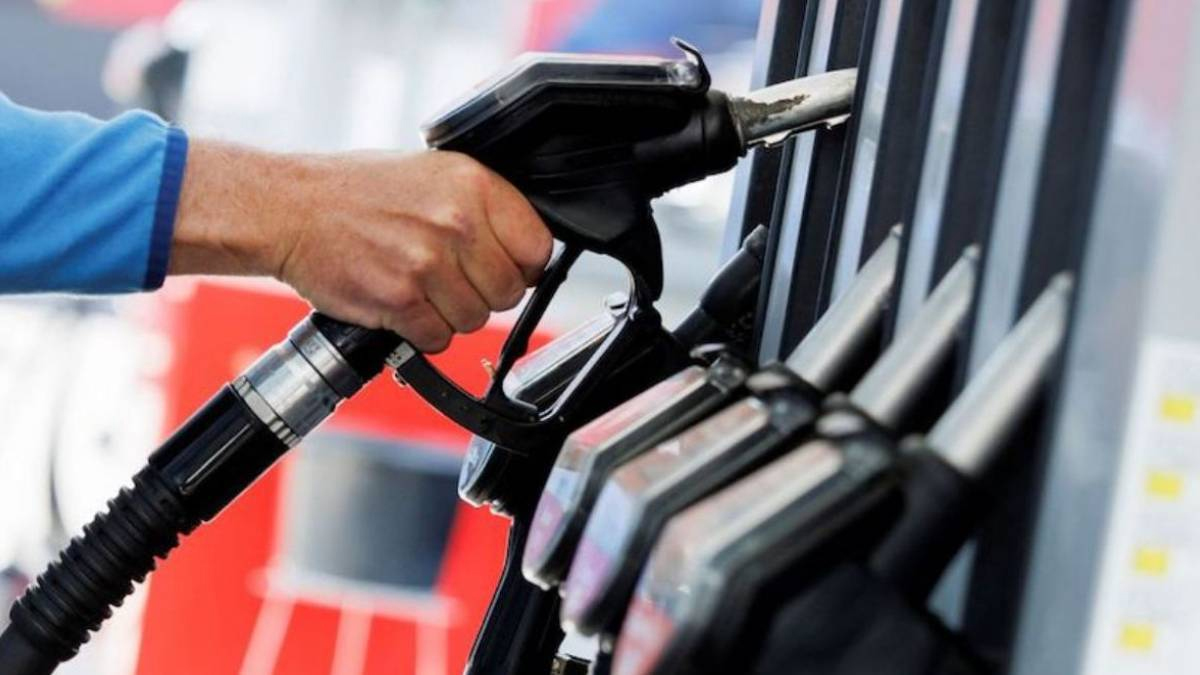 Akaryakıtta indirim furyası bitti: Motorine büyük zam