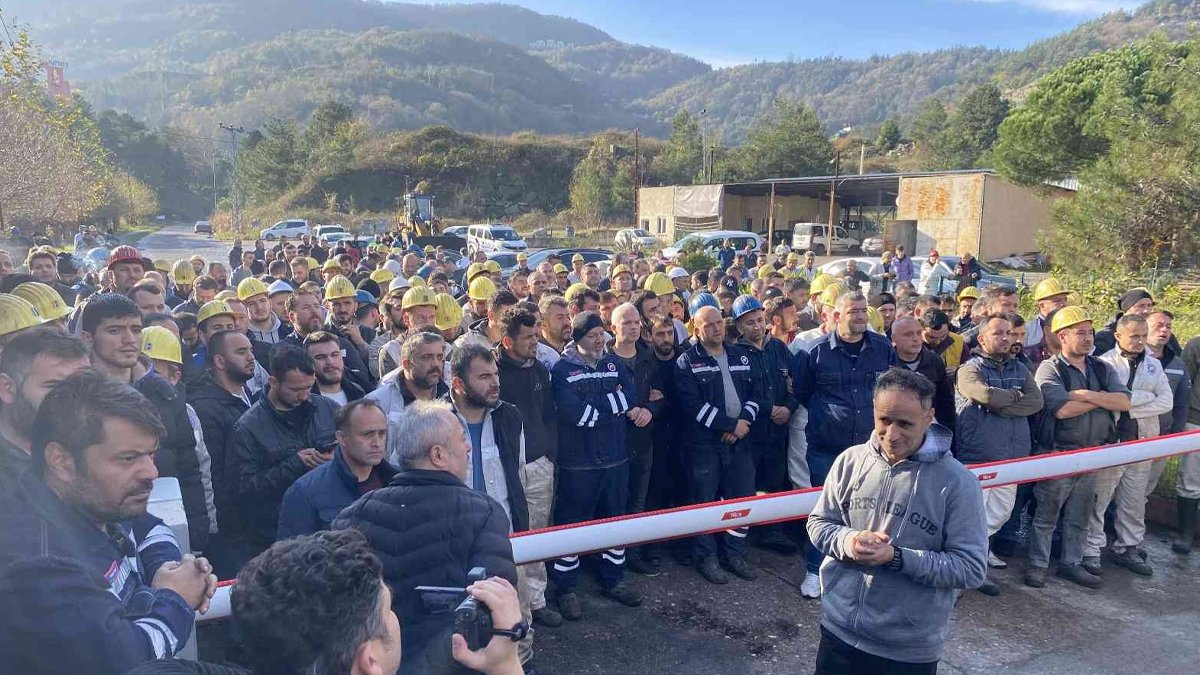 Maden işçileri liyakatsiz atamaya karşı yürüdü