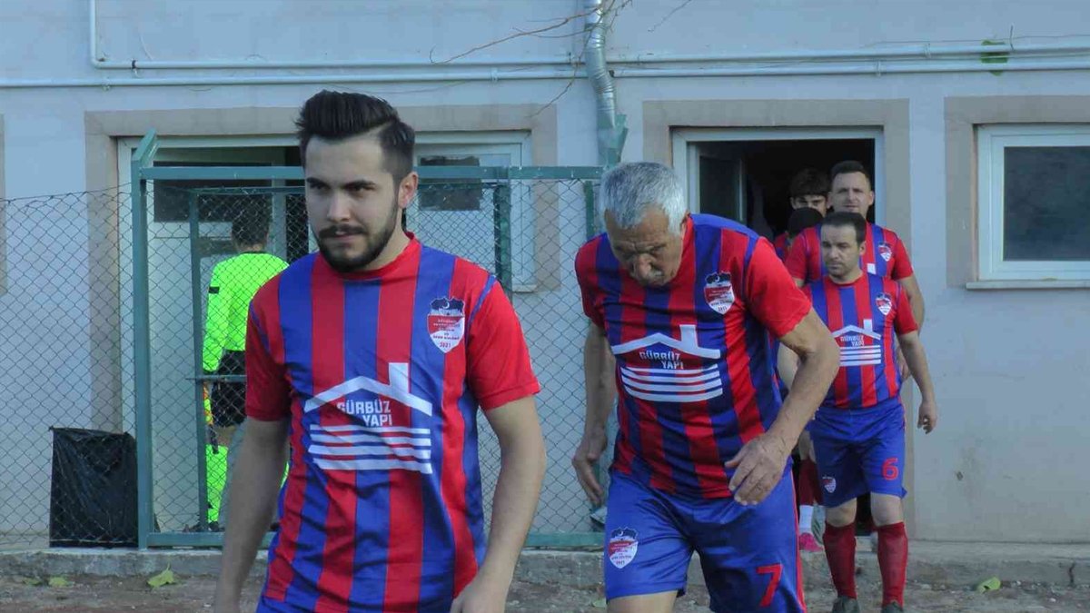 73 yaşında transfer oldu: Şerif Kunt 55 yıldır yeşil sahalarda