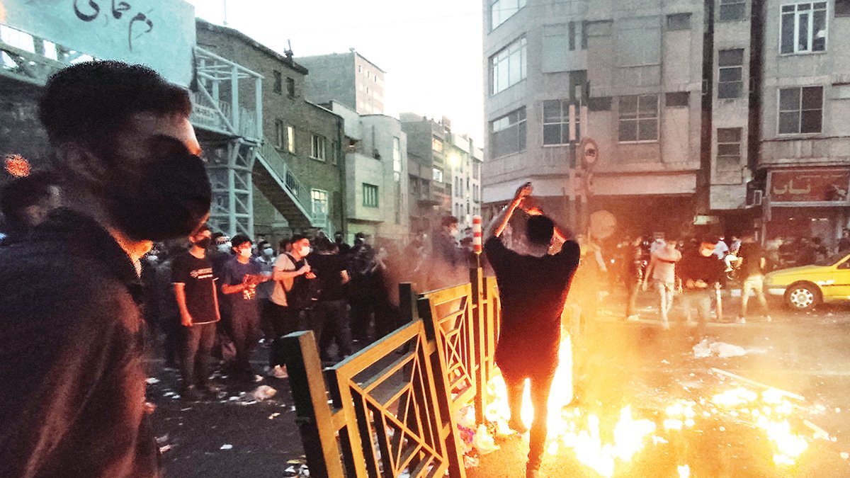 İran'da sokağa ilk mesaj