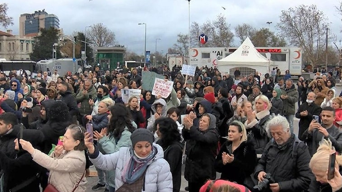 Barınak vahşetine protesto: 'Kamerayla 24 saat izlenilsin'