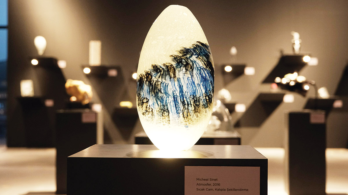 Cam sanatının ışıkla dansı