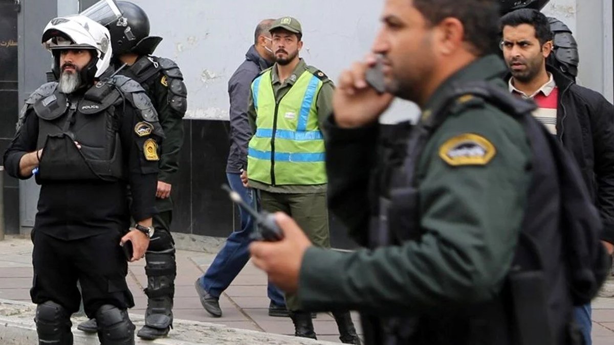 İran'da 'ahlak polisi' muamması: Ülkenin medyasından kafa karıştıran açıklama