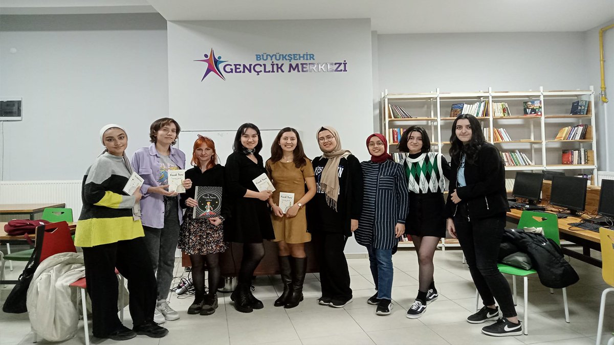 Gençlerden çocuk klasiğine büyülü yolculuk