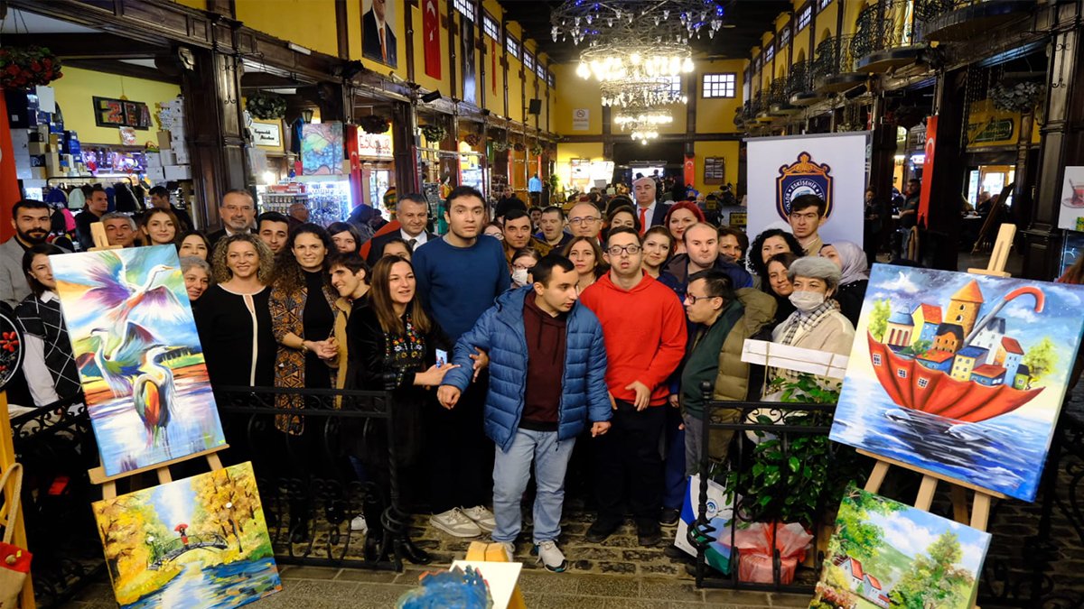 Engelleri aşan sergide muhteşem eserler