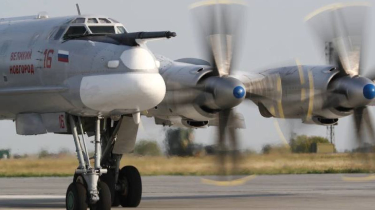 Rusya'da iki askeri havaalanında patlama: 3 ölü