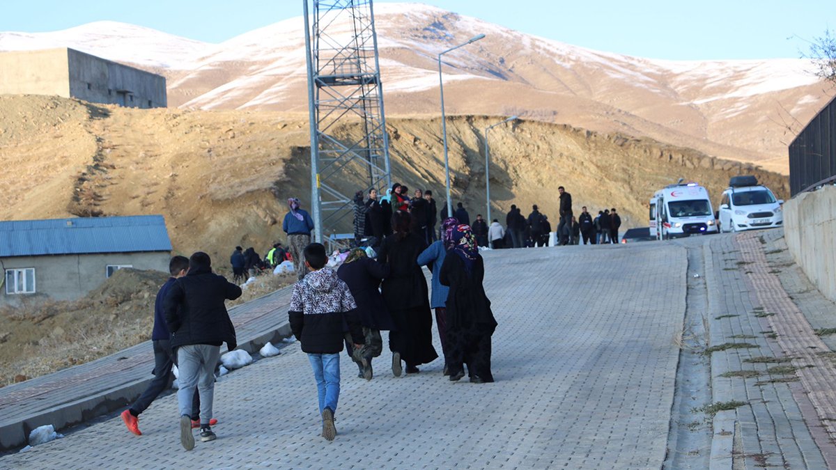 Hakkari'de silahlı saldırı: Eşini ve yeğenini öldürüp intihar etti
