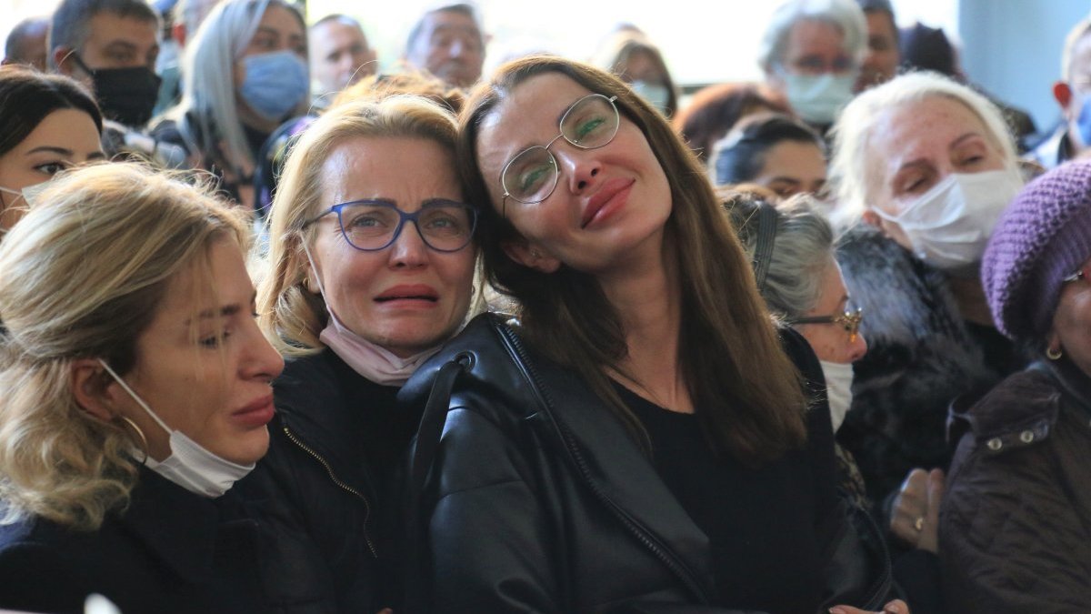 Babasını kaybeden Özge Ulusoy'dan duygulandıran paylaşım