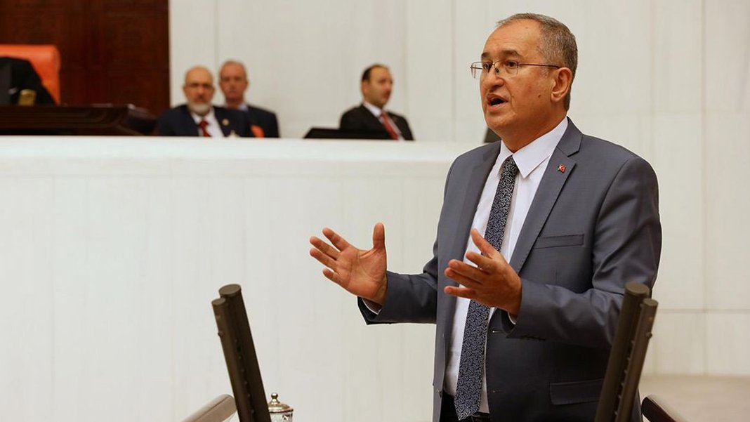 CHP'li Atilla Sertel'e kınama cezası