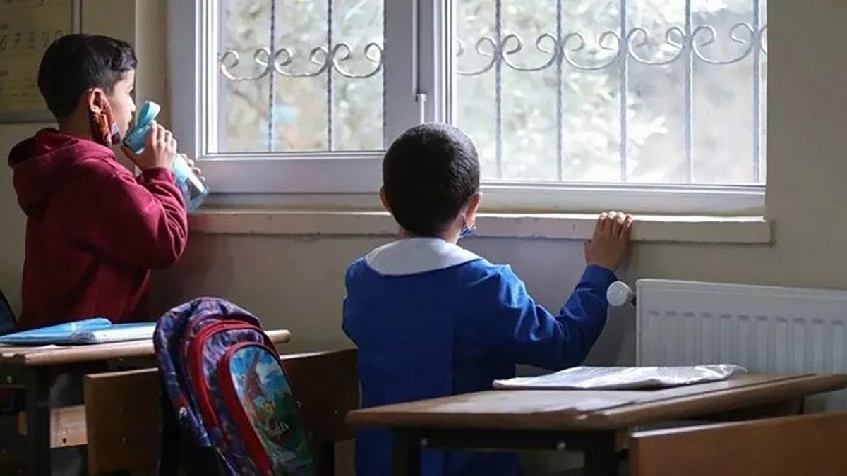 CHP'den belediyelere öğrenciler için 'beslenme çantası' talimatı