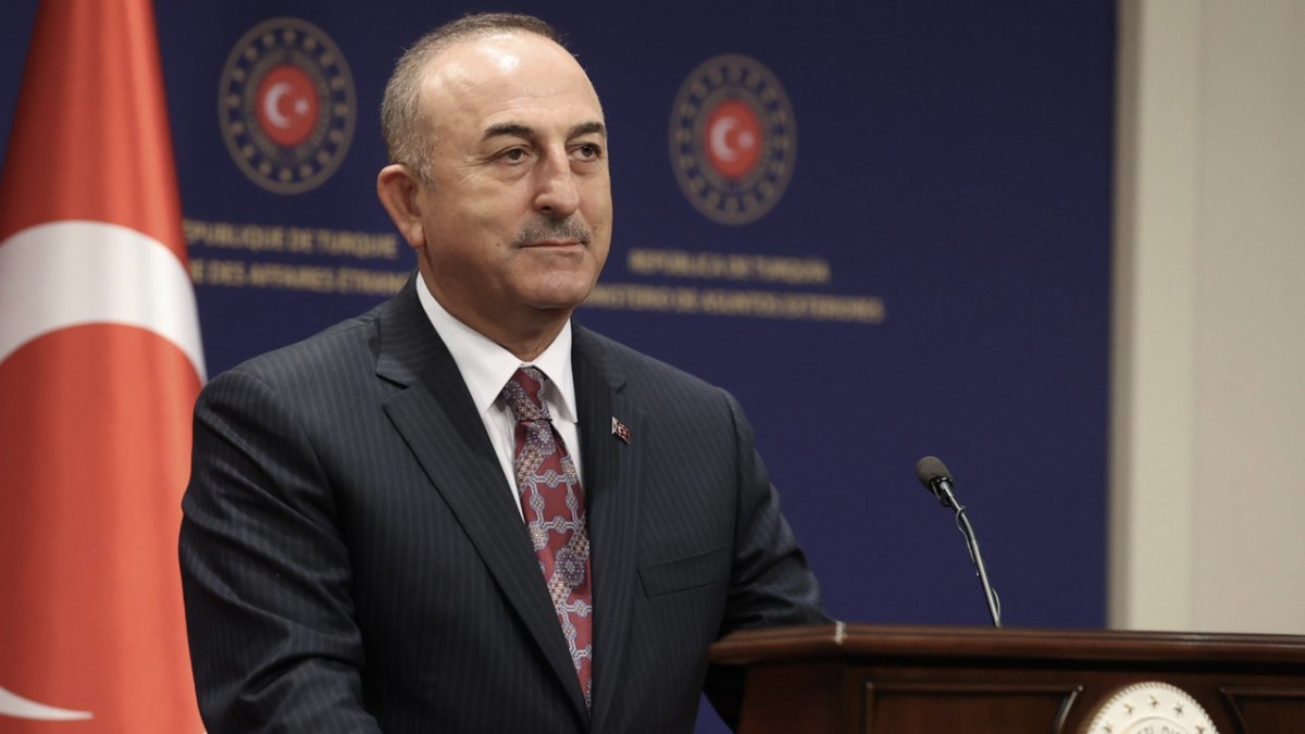 Çavuşoğlu'ndan Yunanistan'a uyarı: Barış istemeyene gereğini yaparız, bir gece ansızın