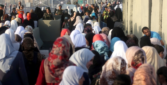 Mescid-i Aksa'da cuma izdihamı