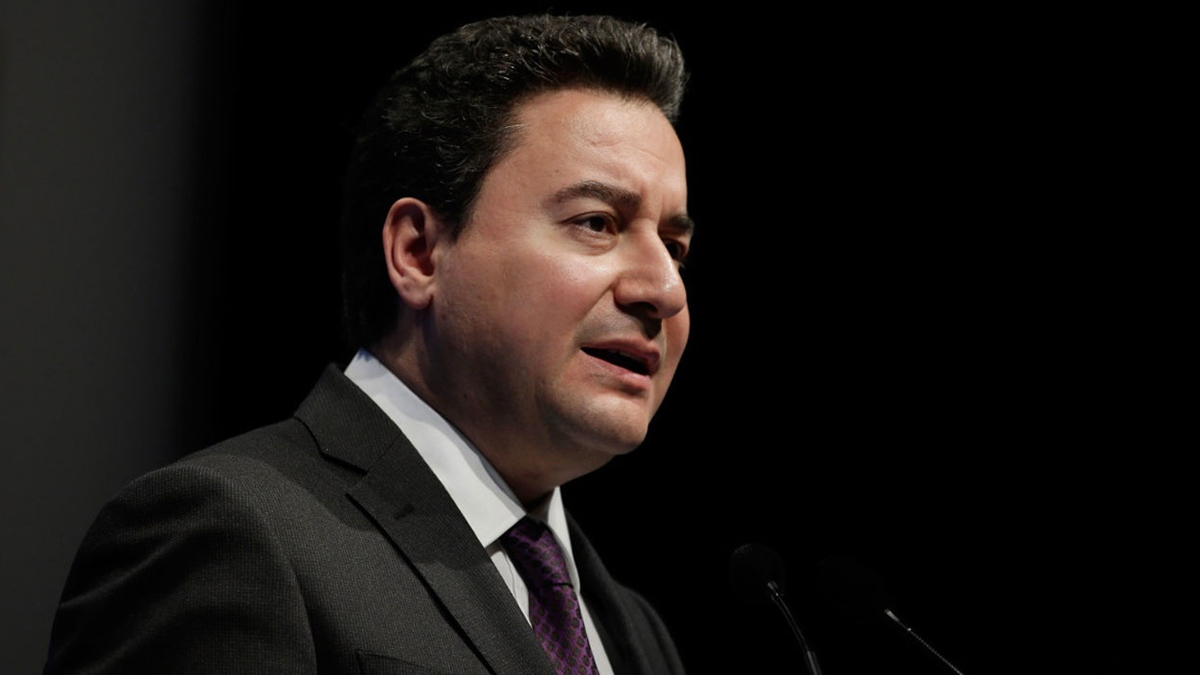 Babacan'dan Meclis'teki yumruklu saldırıya kınama: TBMM, kaba kuvvetin yeri değil