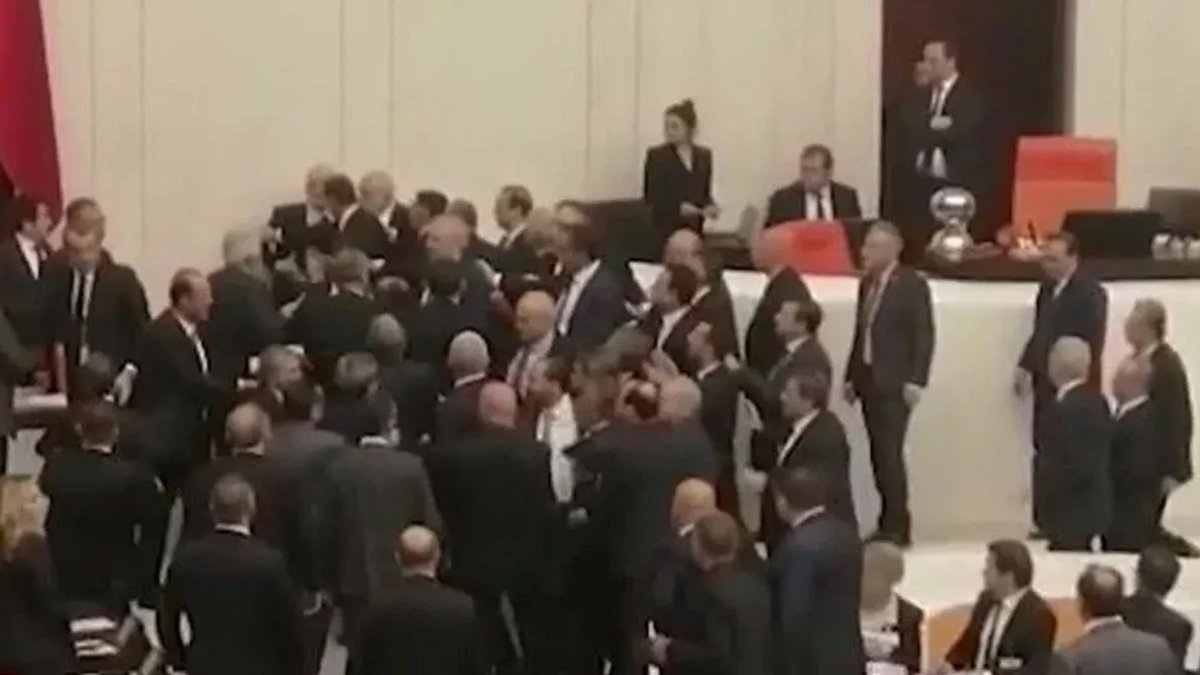 Meclis'te İYİ Partili Hüseyin Örs'e yumruk atan AK Partili Zafer Işık'ın cezası belli oldu