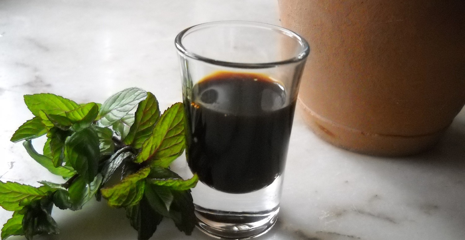 Obezite, diyabet, stres, prostat büyümesine iyi geliyor! Faydaları saymakla bitmiyor... Kansızlık problemi ve demir eksikliği yaşayanlar pekmez size derman olacak!