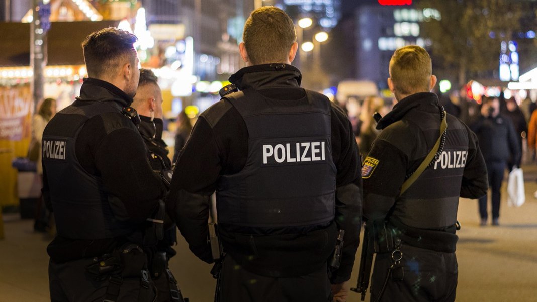 Aşırı sağcı örgüte 'darbe' operasyonu! Aralarında askerler de var