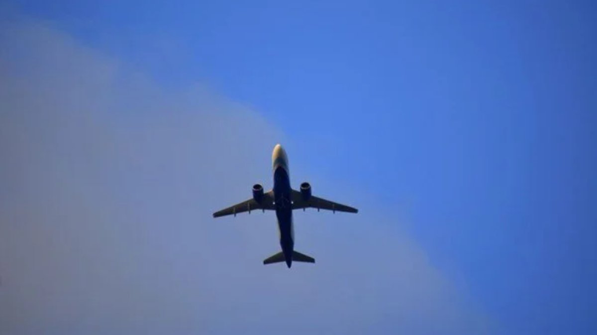 Fas'tan Türkiye'ye gelen yolcu uçağı Barsenola'da acil iniş yaptı