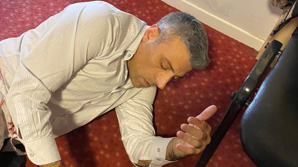 Yenilik Partisi Genel Başkanı Öztürk Yılmaz'a bıçaklı saldırı: Kan kaybı sonucu baygınlık geçirdi