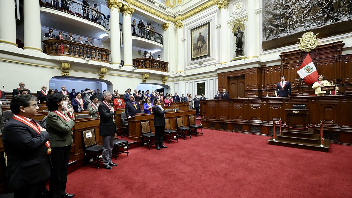 200 yıl sonra bir ilk: Peru'da Dina Boluarte yeni Cumhurbaşkanı olarak yemin etti