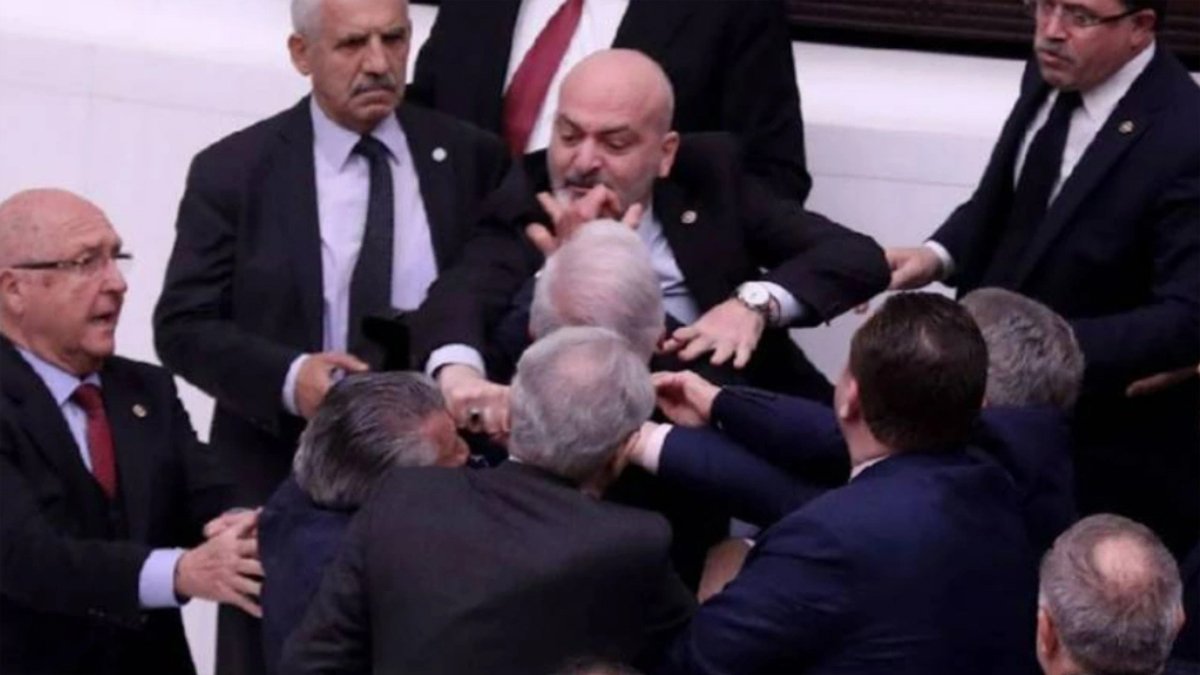 İYİ Partili Yokuş Meclis'teki yumruklu kavgayı anlattı: Saldıran vekiller Tayyip Bey'den itibar görüyor