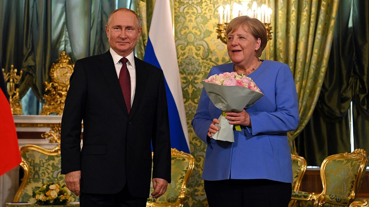 Merkel'den Rusya itirafı: Daha tutkulu olmalıydık