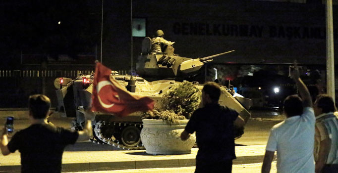 Son dakika haberleri: Paralel Çete'den darbe girişimi, Genelkurmay'da çatışma