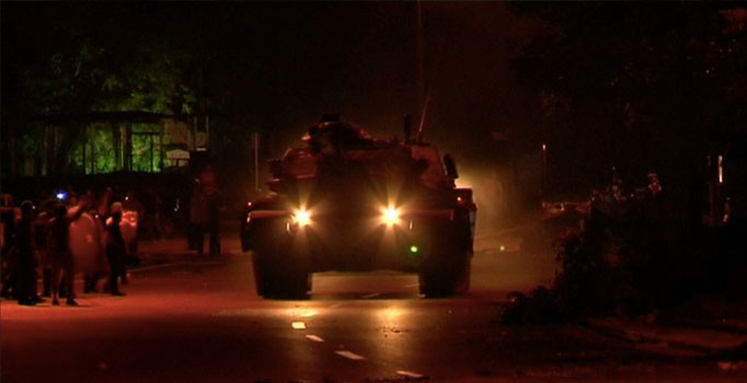 Malatya  2. Ordu Komutanlığı’nda hareketli saatler - 2 tank halka ateş açtı - Son dakika haberleri