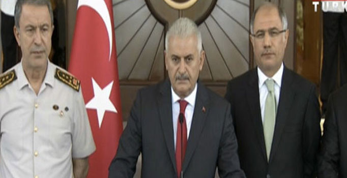 Başbakan Yıldırım: Darbe girişimi önlendi ama 161 şehit 1440 yaralı var