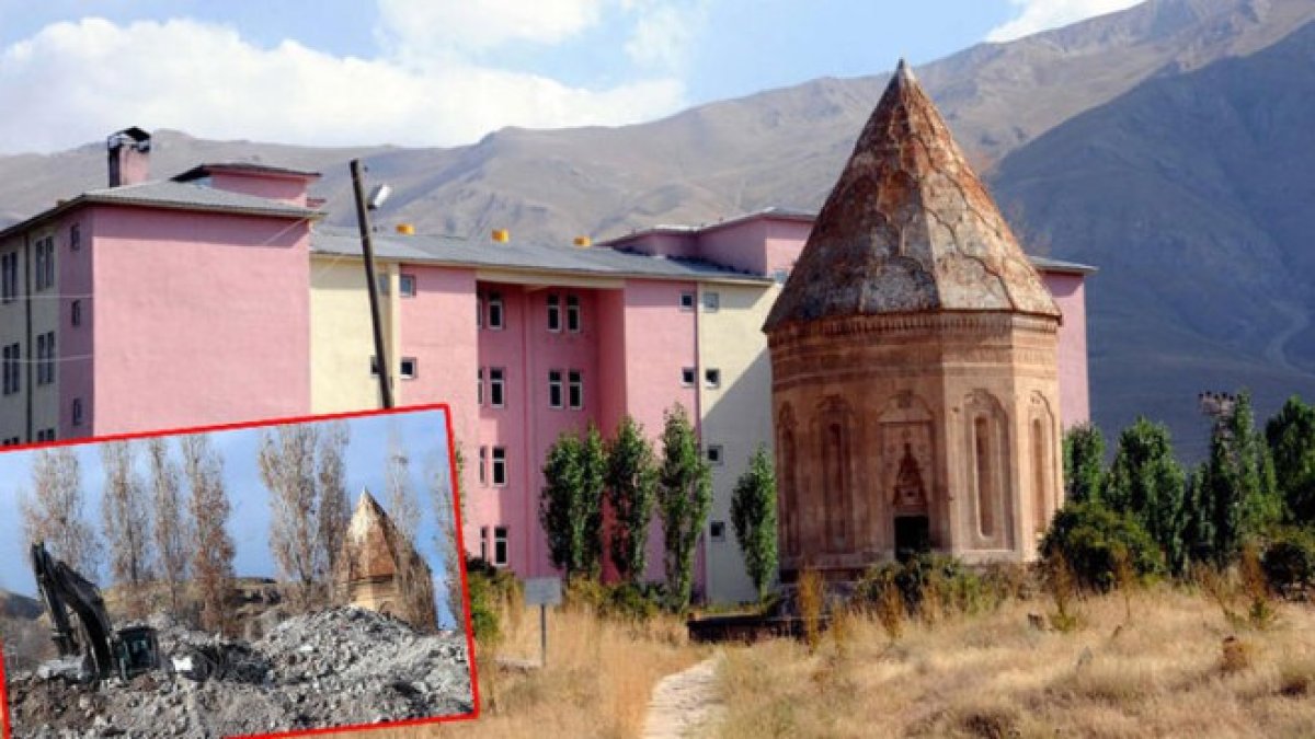 Tarihi yapının siluetini bozan yurt yıkıldı