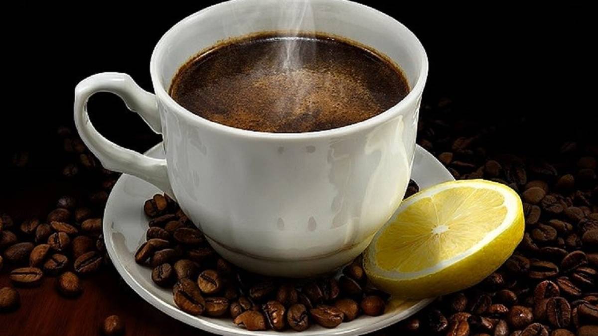 Türk kahvesini bir de böyle deneyin! İçine bir damla bundan katın müthiş karışımın bağımlısı olun: Deneyen bir daha bırakamıyor