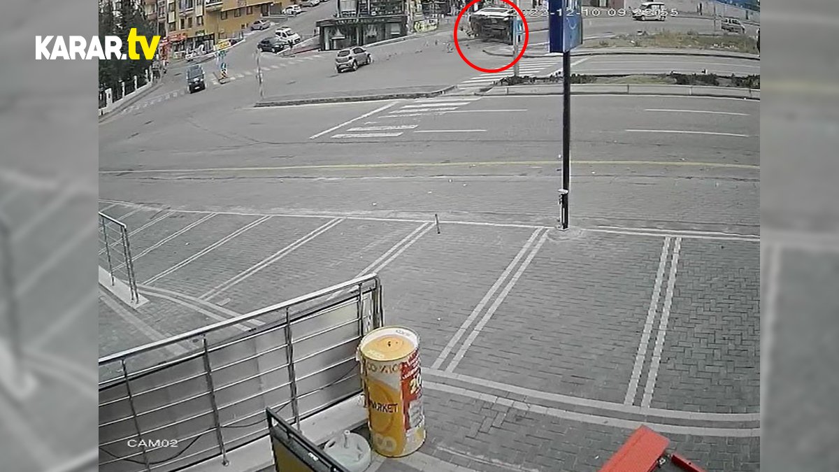 Ankara'da okul servisinin devrilmesi yürekleri ağza getirdi! Kazada yaralanan yok fakat...