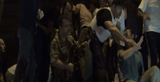 Emniyet müdürü askeri kamuflajla tank içinde yakalandı