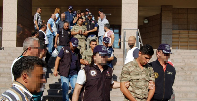 Devlette en büyük paralel temizlik: 24 saatte 4502 örgüt üyesi tasfiye edildi