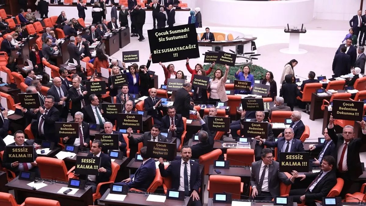 CHP'li vekillerden Bakan Yanık'a istifa çağrısı: Çocuk susmadı siz sustunuz