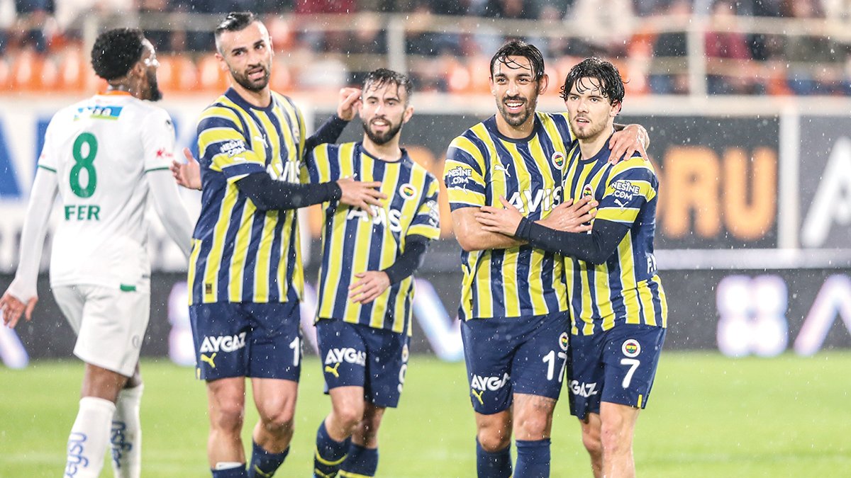 Kanarya arada hız kesmiyor