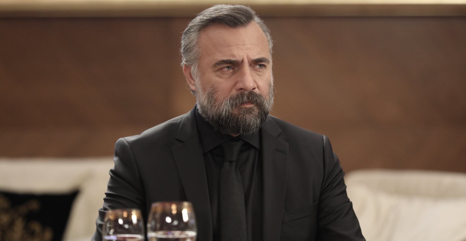 Oktay Kaynarca'nın sır gibi sakladığı kardeşine bakın! Resmen ikiz kardeş gibiler