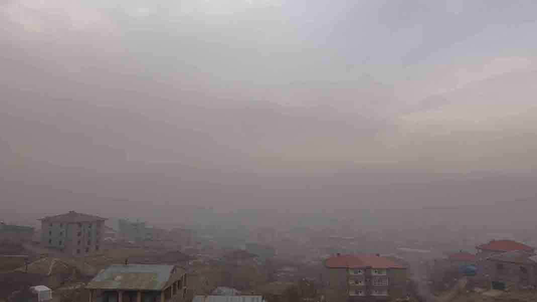 Hakkari'de görüş mesafesi 10 metreye kadar düştü