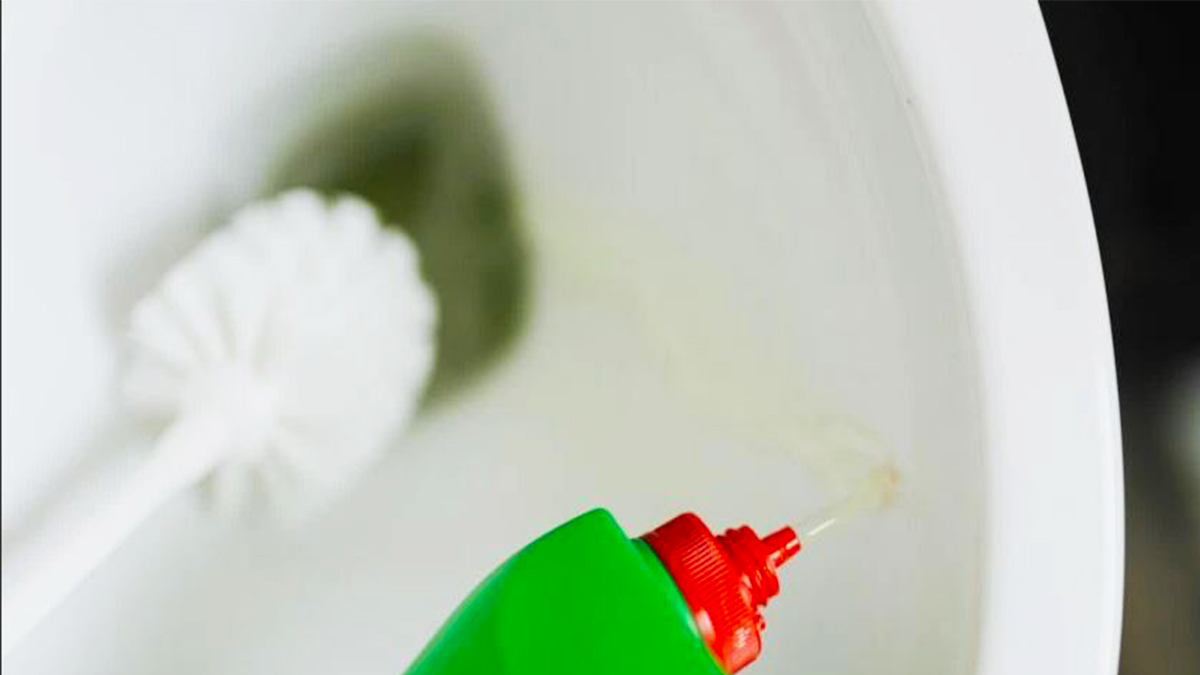 Klozetinizdeki sarı lekelere bu mucizeyle veda edin... Tesisatçıların bile kimseye açıklamadığı sır ifşa oldu