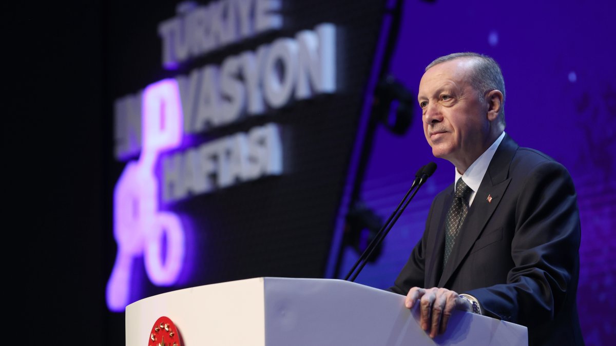 Erdoğan'dan enflasyonla mücadelede 'düşük faiz' mesajı: Hayat pahalılığı çözüme kavuşacak