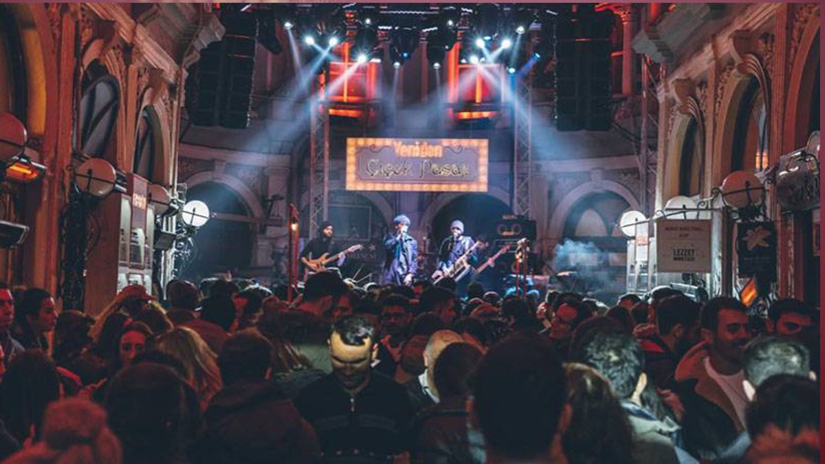 'Yeniden Çiçek Pasajı' festivali üç yıl aradan sonra Beyoğlu'nda