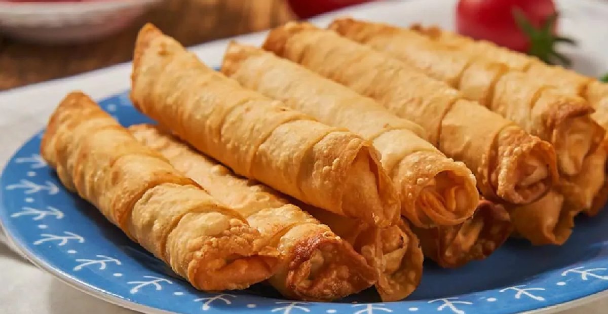 Herkes bu tarifin peşinde koşuyor! Çayların yanında olmazsa olmaz çıtır çıtır kaşarlı börek tarifi! Bu tarif herkes kıskanır