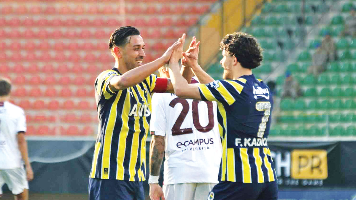 Kanarya  gole doyuruyor