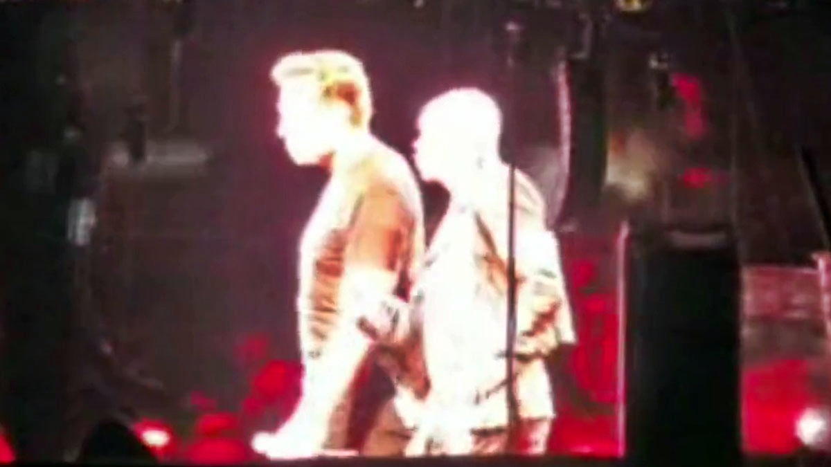 Elon Musk'a sahnede soğuk duş: Alkış beklerken yuhalandı