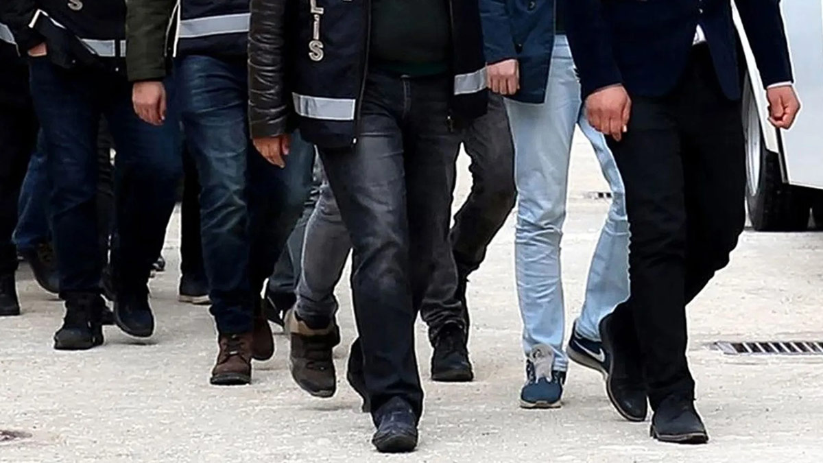14 ilde eş zamanlı FETÖ operasyonu: 39 gözaltı