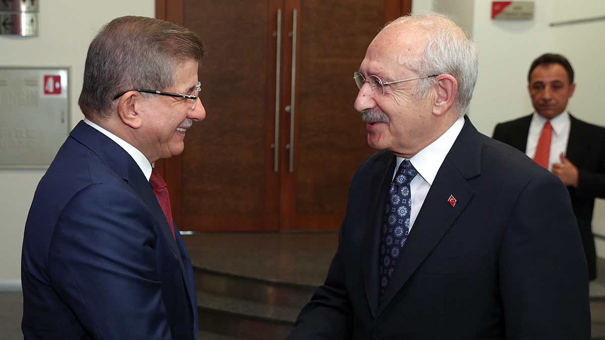 Yılın son Altılı Masa toplantısı öncesinde Kılıçdaroğlu ile Davutoğlu bir araya geldi